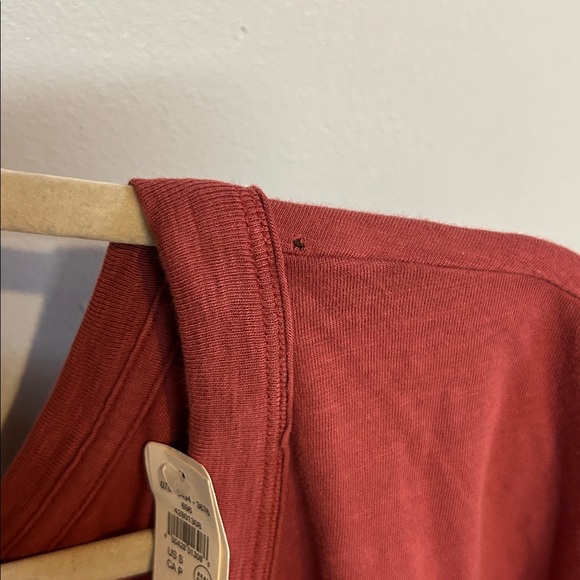 Aerie Oversized V-Neck Boyfriend T-Shirt Size Small Maroon Burgundy Red - Picture 4 of 5